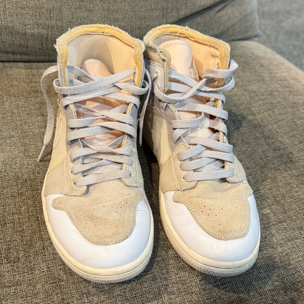 Air Jordan 1 Mid SE 'Inside Out'